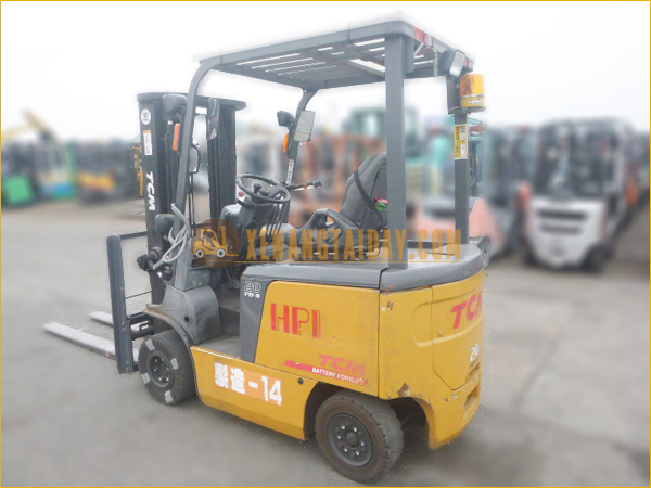 Xe nâng điện ngồi lái TCM FB20-7