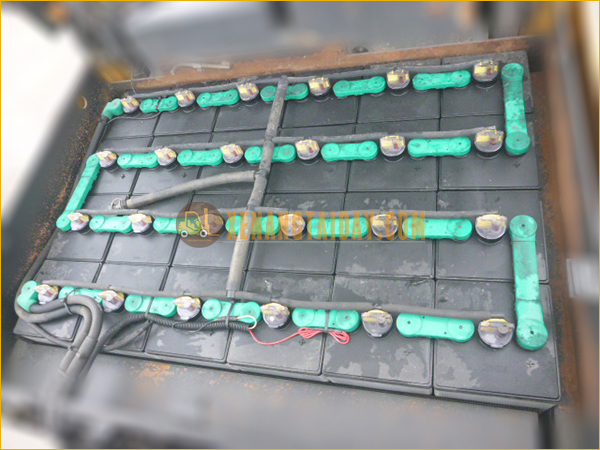 Xe nâng điện ngồi lái TCM FB20-7