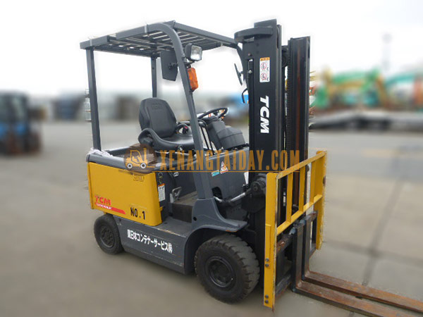 Xe nâng điện ngồi lái TCM FB20-8