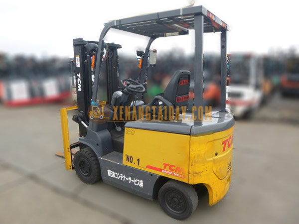 Xe nâng điện ngồi lái TCM FB20-8