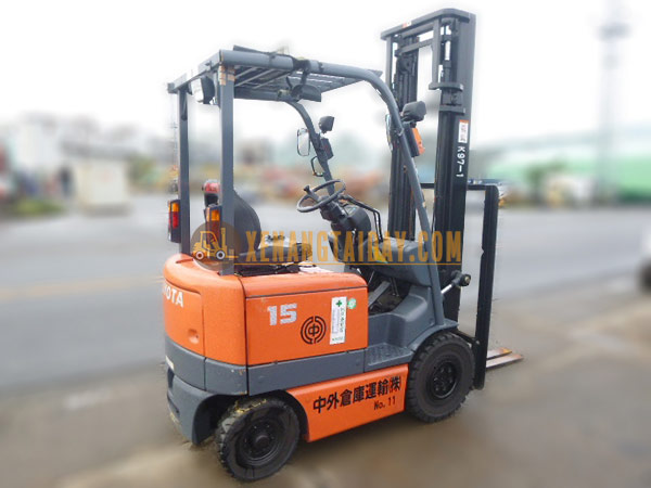 Xe nâng điện ngồi lái TOYOTA 6FB15