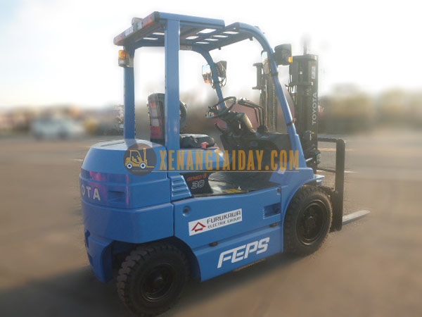 Xe nâng điện ngồi lái TOYOTA 7FB30