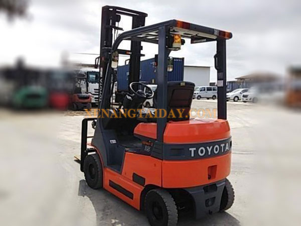 Xe nâng điện ngồi lái TOYOTA 7FBH15