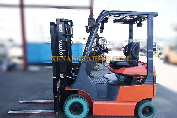 Xe nâng điện ngồi lái TOYOTA 7FBH15