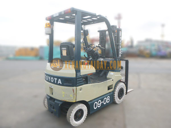 Xe nâng điện ngồi lái TOYOTA 7FBH15