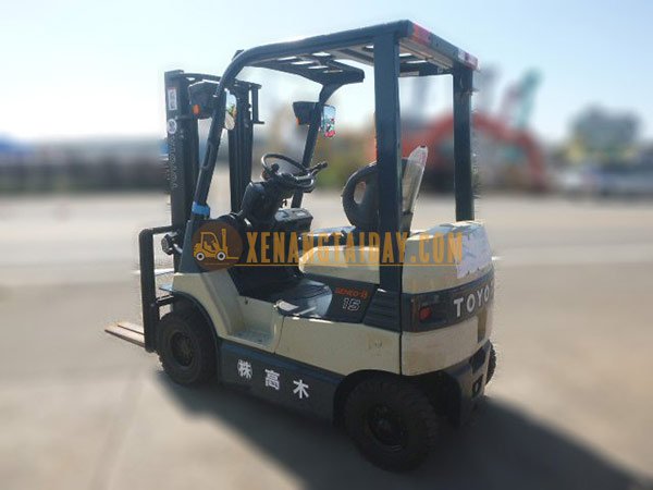 Xe nâng điện ngồi lái TOYOTA 7FBL15