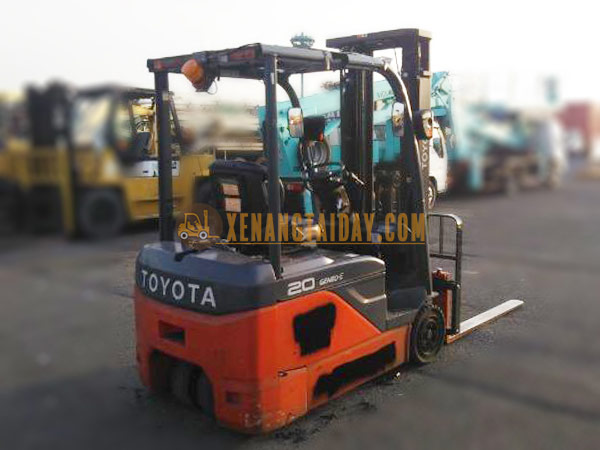 Xe nâng điện ngồi lái TOYOTA 8FBE20