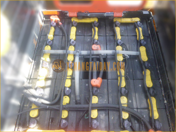 Xe nâng điện ngồi lái TOYOTA 8FBH15