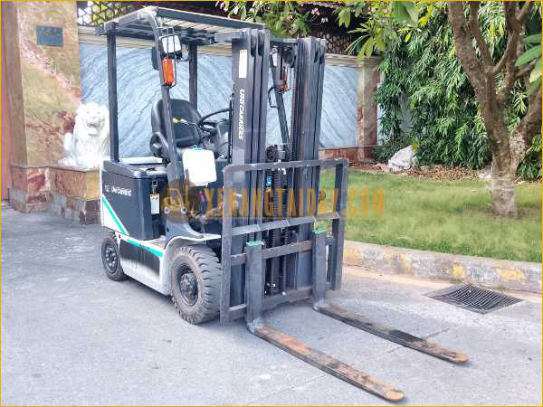 Xe nâng điện ngồi lái UNICARRIERS FB15-8