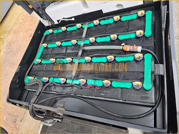 Xe nâng điện ngồi lái UNICARRIERS FB20-8