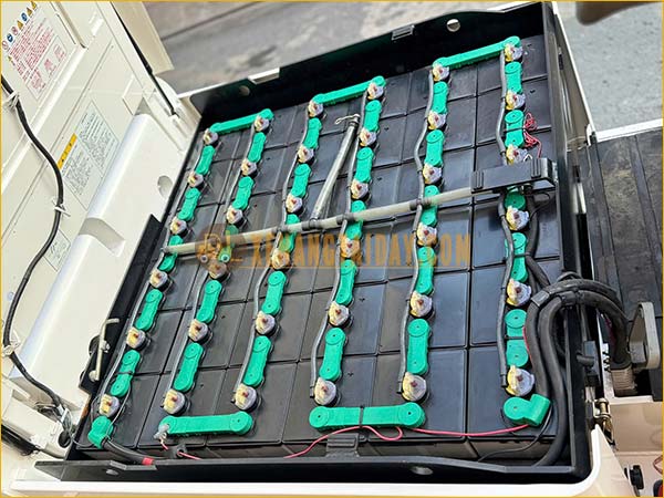 Xe nâng điện ngồi lái UNICARRIERS FB30-8