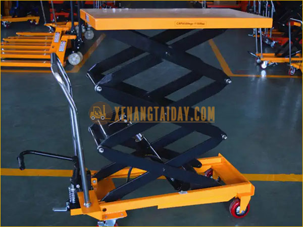 Xe nâng mặt bàn cao 1.5 mét Noblelift 700kg
