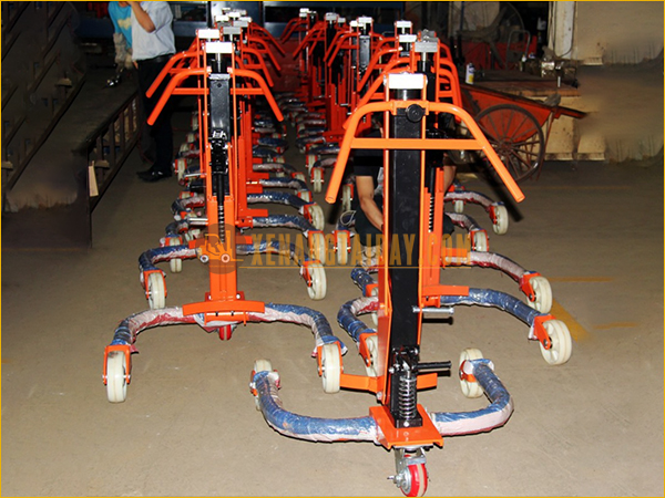 Xe nâng kẹp thùng phuy 300kg YTC 0.3A NIULI 