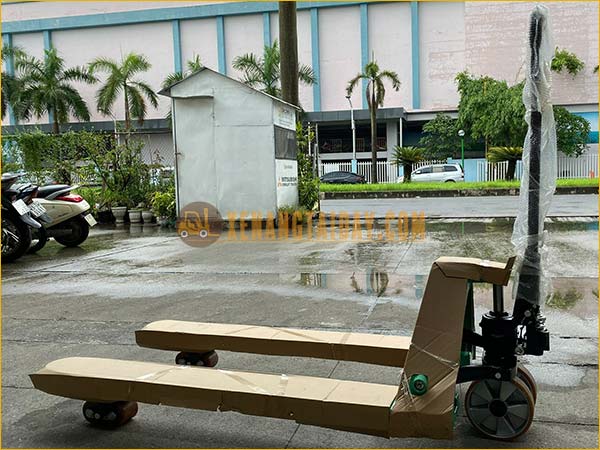 Xe nâng tay 2.5 tấn MITSUBISHI MỚI 100%