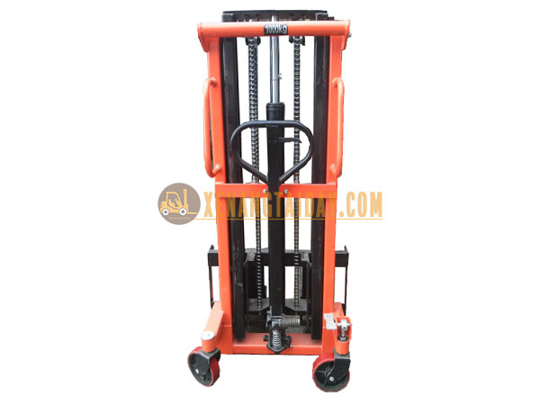 Xe nâng tay cao HS1020