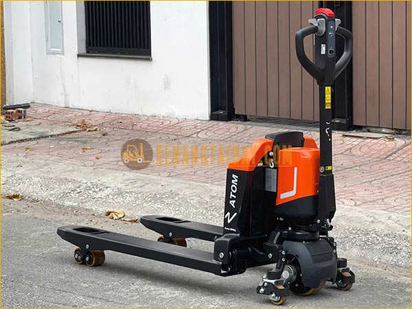 Xe nâng tay điện thấp tự động hoàn toàn 1.5 / 2 tấn NOBLELIFT ATOM 2