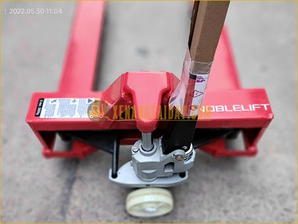 Xe nâng tay thủy lực siêu rộng 1000mm NOBLELIFT ACE20-1000 2 tấn