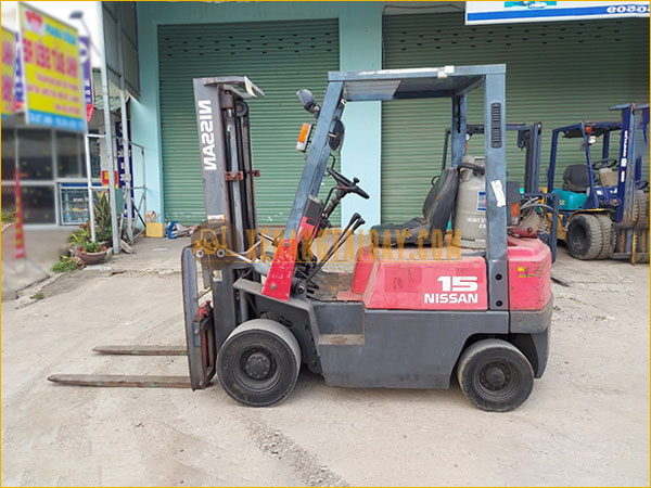 Xe nâng xăng gas Nissan J01M15