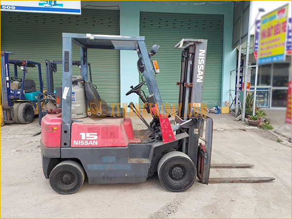 Xe nâng xăng gas Nissan J01M15