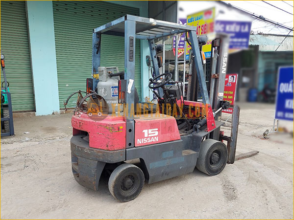 Xe nâng xăng gas Nissan J01M15