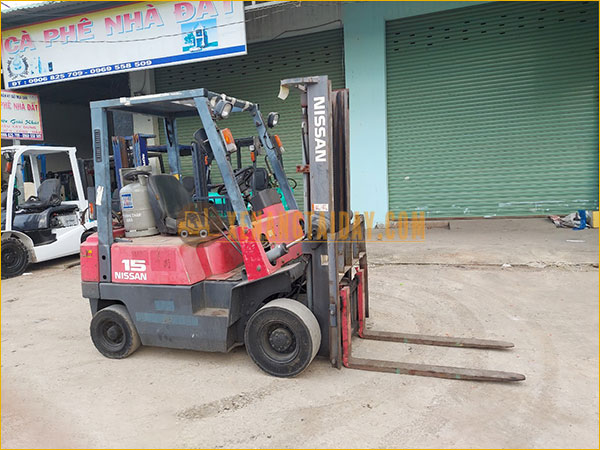 Xe nâng xăng gas Nissan J01M15