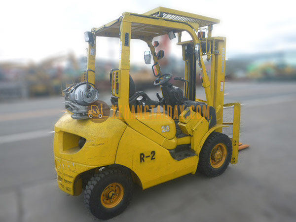 Xe nâng xăng KOMATSU FG20C-16
