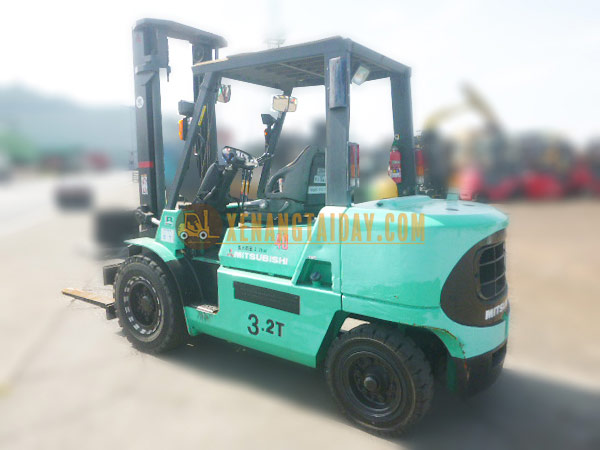 Xe nâng dầu MITSUBISHI FD40T 