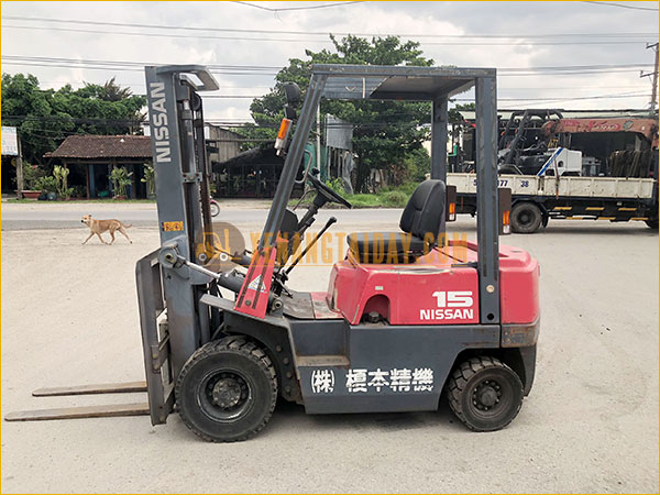 Xe nâng xăng Nissan J01M15