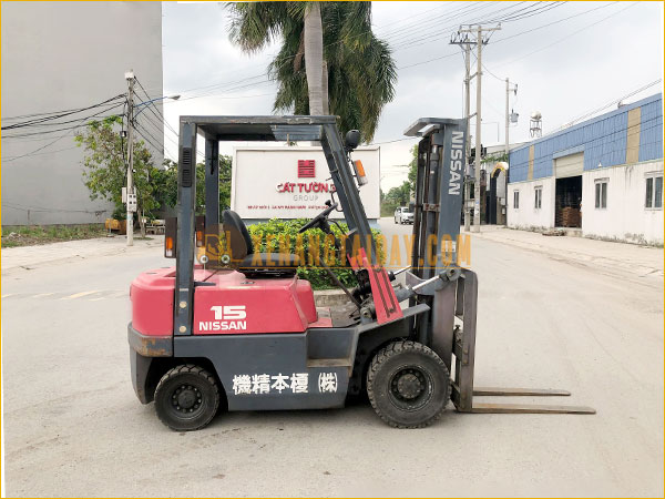 Xe nâng xăng Nissan J01M15