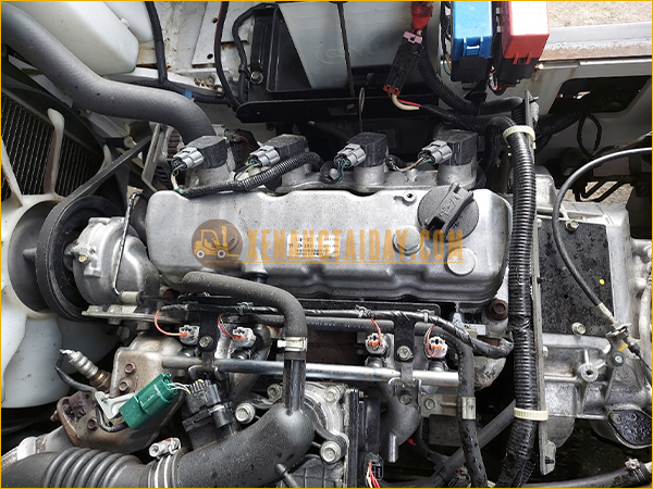 Xe nâng Xăng Nissan P1F1A15J