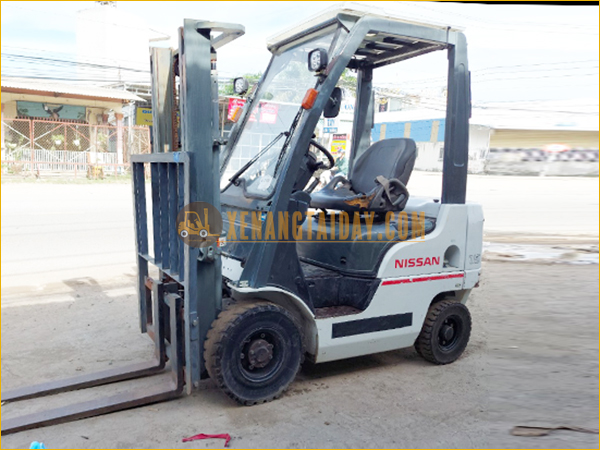 Xe nâng Xăng Nissan P1F1A15J