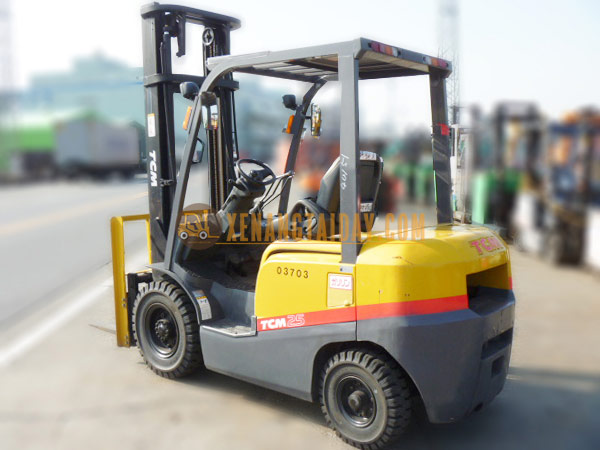 Xe nâng xăng TCM FG25T3