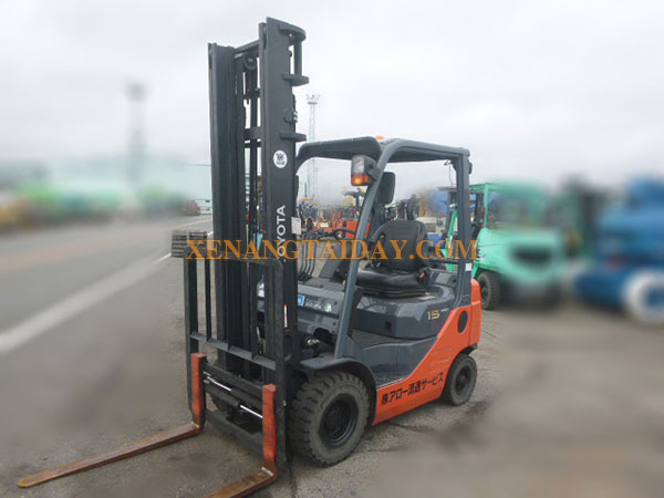 Xe nâng Xăng TOYOTA 02-8FG15
