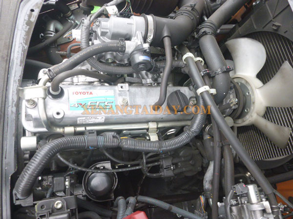 Xe nâng Xăng TOYOTA 02-8FG15