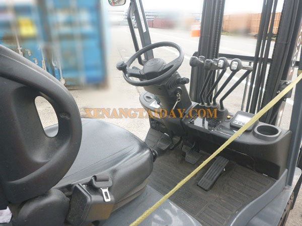 Xe nâng Xăng TOYOTA 02-8FG15