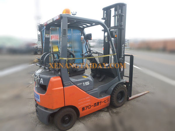 Xe nâng Xăng TOYOTA 02-8FG15