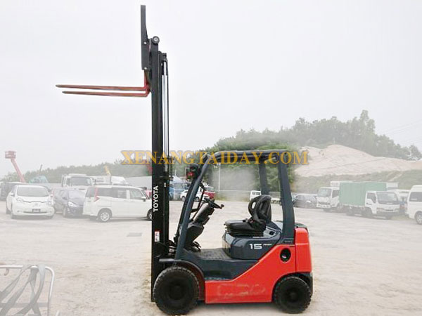 Xe nâng Xăng TOYOTA 02-8FG15