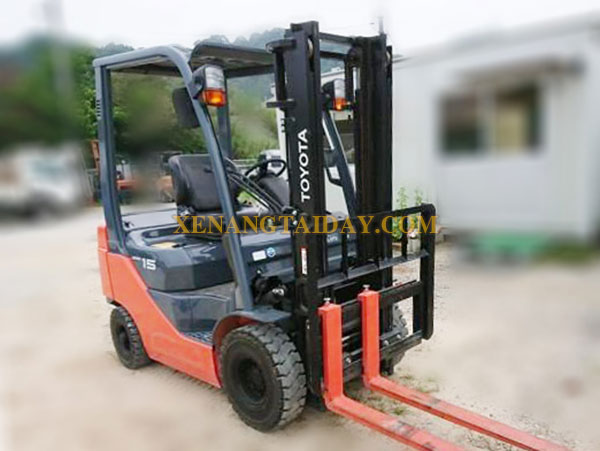 Xe nâng Xăng TOYOTA 02-8FG15