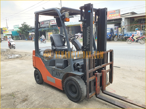 Xe nâng Xăng TOYOTA 02-8FGL15
