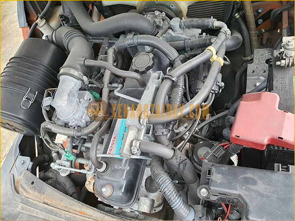 Xe nâng Xăng TOYOTA 02-8FGL15