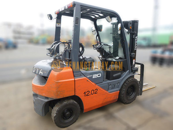 Xe nâng Xăng TOYOTA 02-8FG20