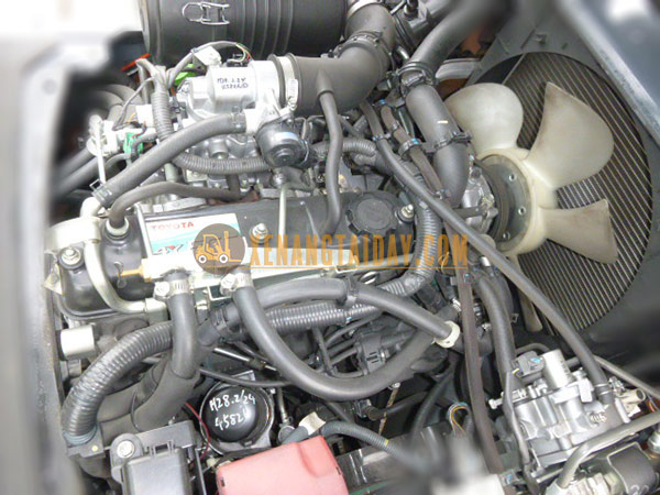 Xe nâng Xăng TOYOTA 02-8FG20