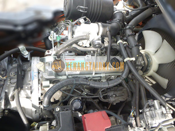 Xe nâng Xăng TOYOTA 02-8FG25