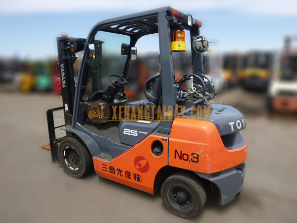 Xe nâng Xăng TOYOTA 02-8FG25