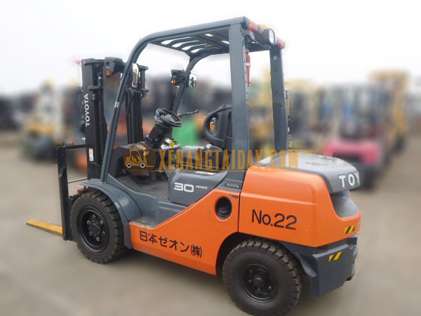 Xe nâng Xăng TOYOTA 02-8FG30