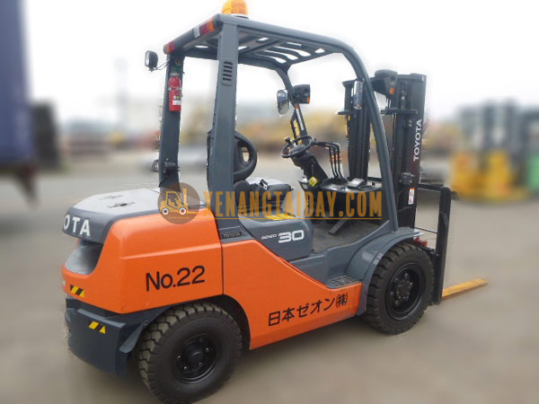 Xe nâng Xăng TOYOTA 02-8FG30
