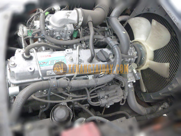 Xe nâng Xăng TOYOTA 02-8FG30
