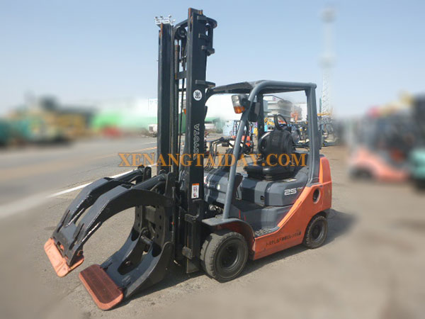 Xe nâng Xăng TOYOTA 02-8FGK25