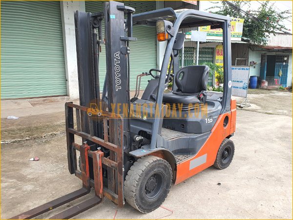 Xe nâng Xăng TOYOTA 02-8FGL15