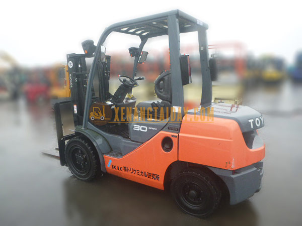 Xe nâng Xăng TOYOTA 02-8FGL30